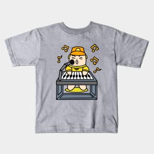 Kid singing with electric piano Kids T-Shirt